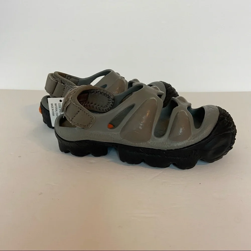 Sole Creatures Rhino Charging Grey Sandals Boys Size 8-9 NWT Outdoor Trail Water